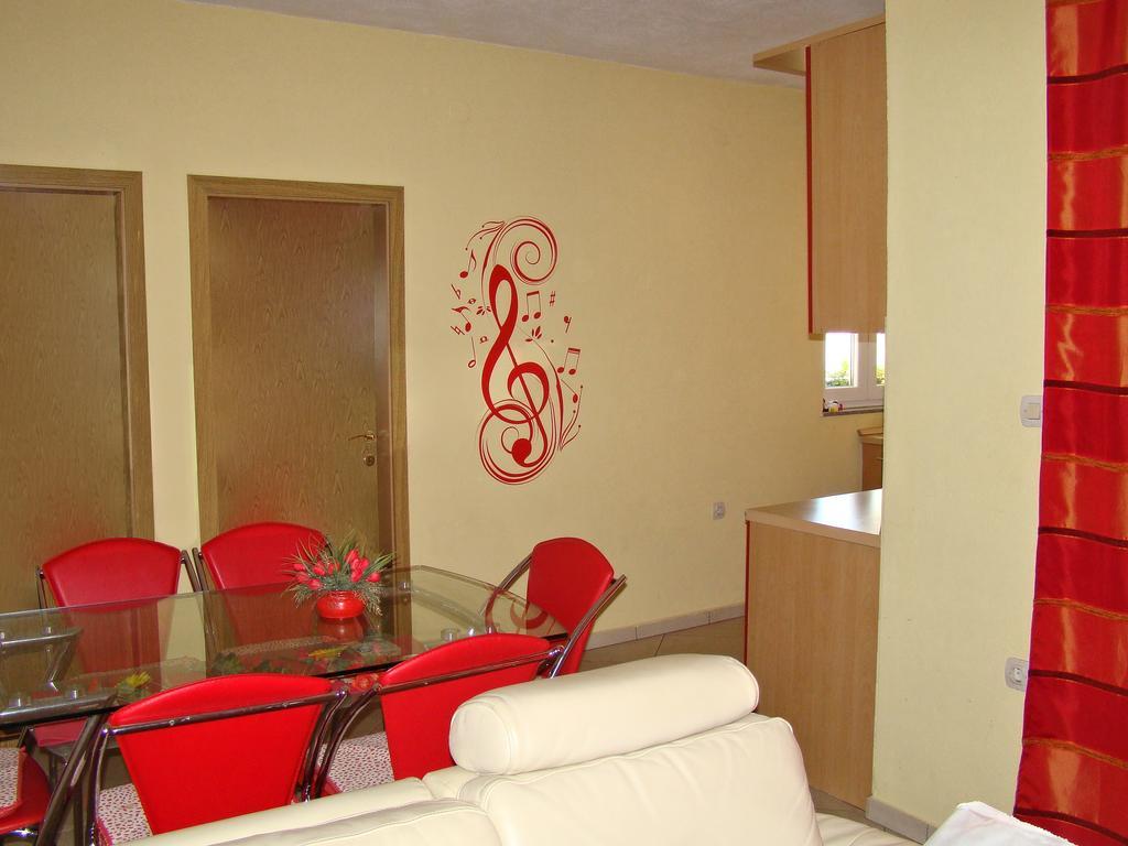 Apartments Buturic Sali Rum bild