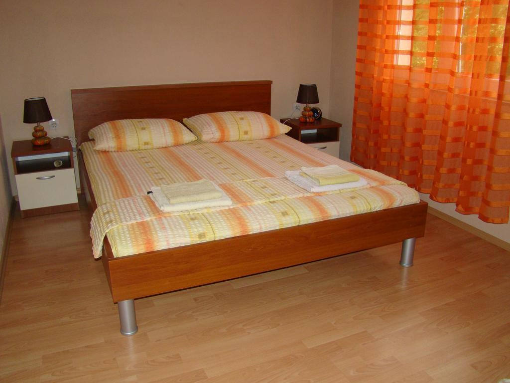 Apartments Buturic Sali Rum bild